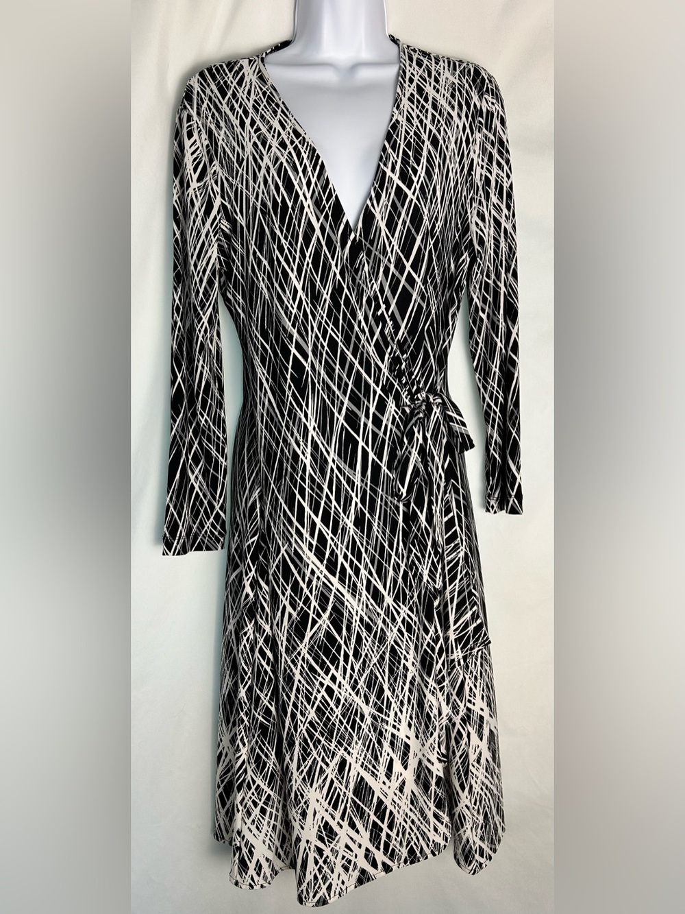 BCBG MAXAZRIA Adele Black White Abstract Wrap Dress Size Large